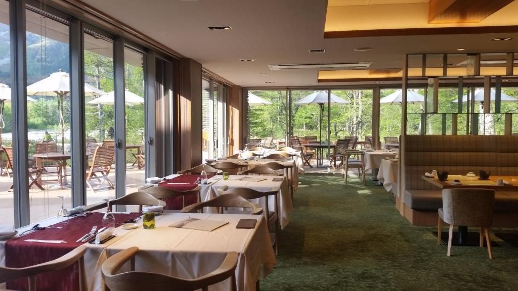 Restaurace v ubytování Kamikochi Hotel Shirakabaso