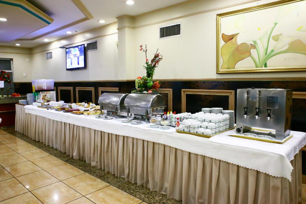  Prince Hotel