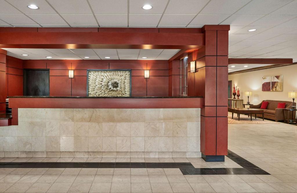 Best Western Plus Milwaukee Airport Hotel & Conference Center photo