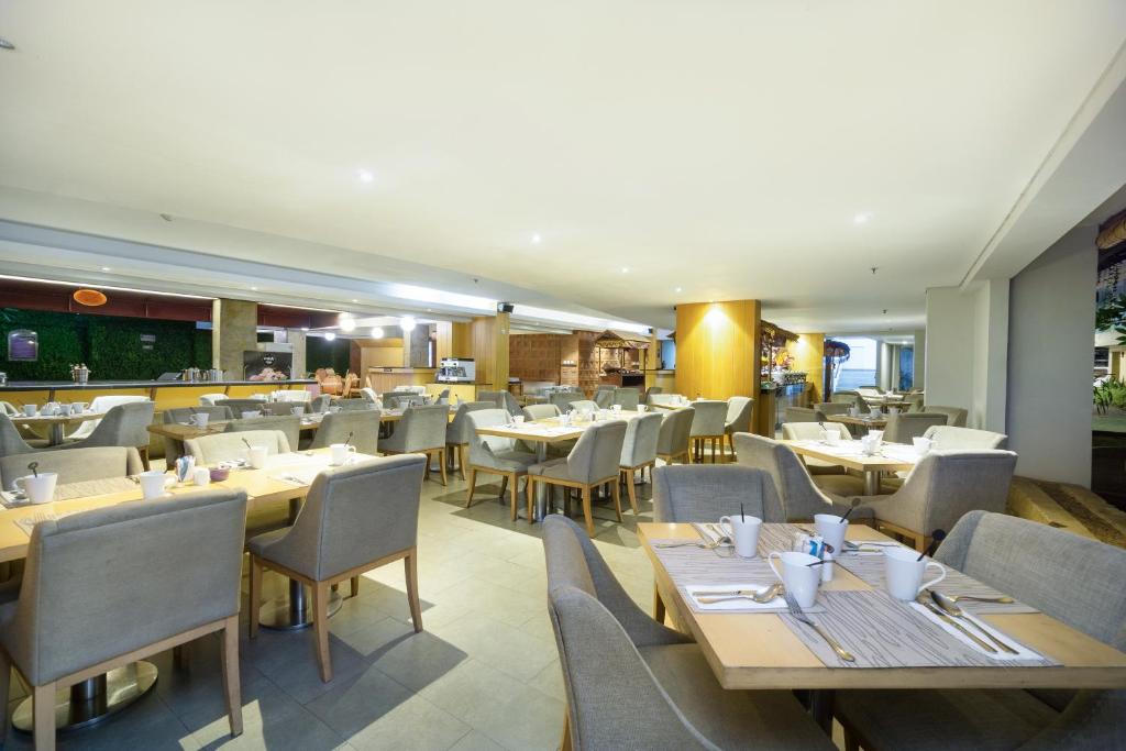 Restaurace v ubytování Quest Hotel Kuta by ASTON