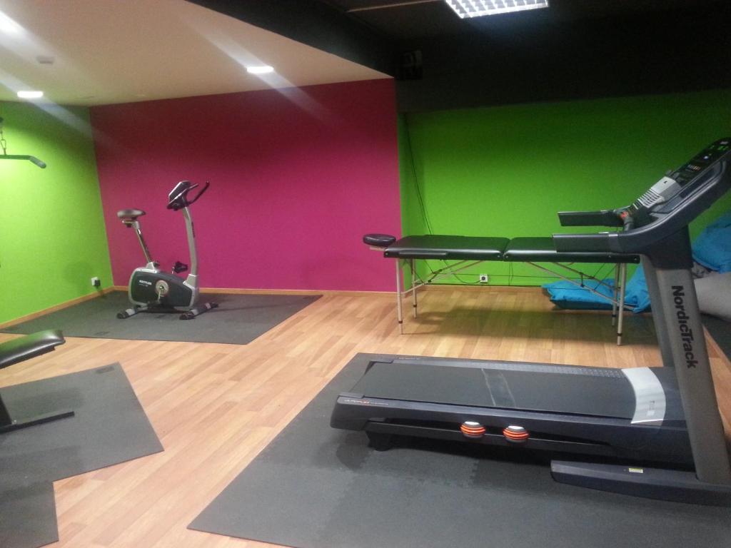 Fitness centrum a/nebo fitness zařízení v ubytování Mercure Brive