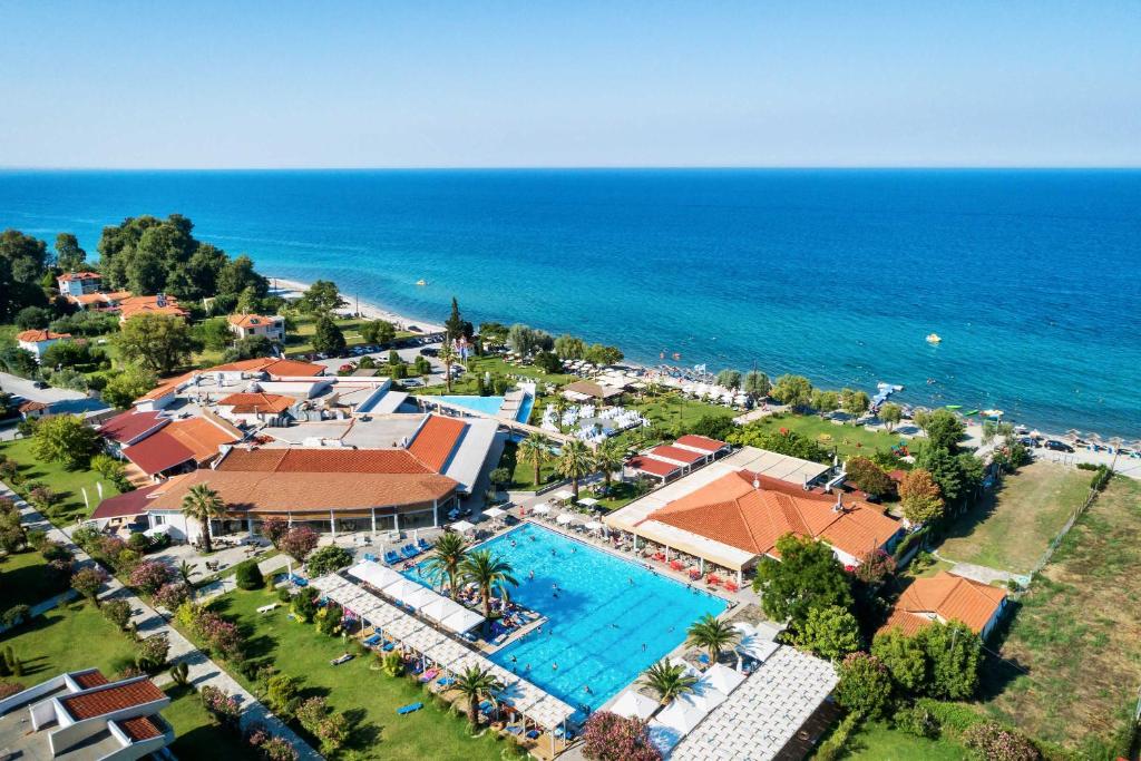 Bazén v ubytování Poseidon Palace nebo v jeho okolí