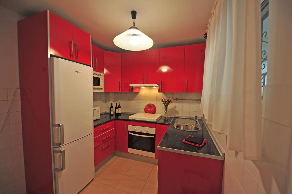 Kuchnia lub aneks kuchenny w obiekcie Apto Terrazas 3 Rooms 2 baños Cabildo Playa Parking