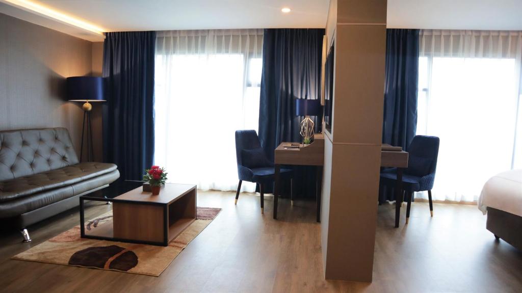 GLOW Sukhumvit 5 - Resim 19