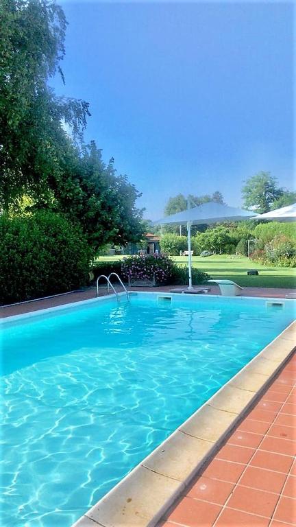 Bazén v ubytovaní La Pergola B&B alebo v jeho blízkosti