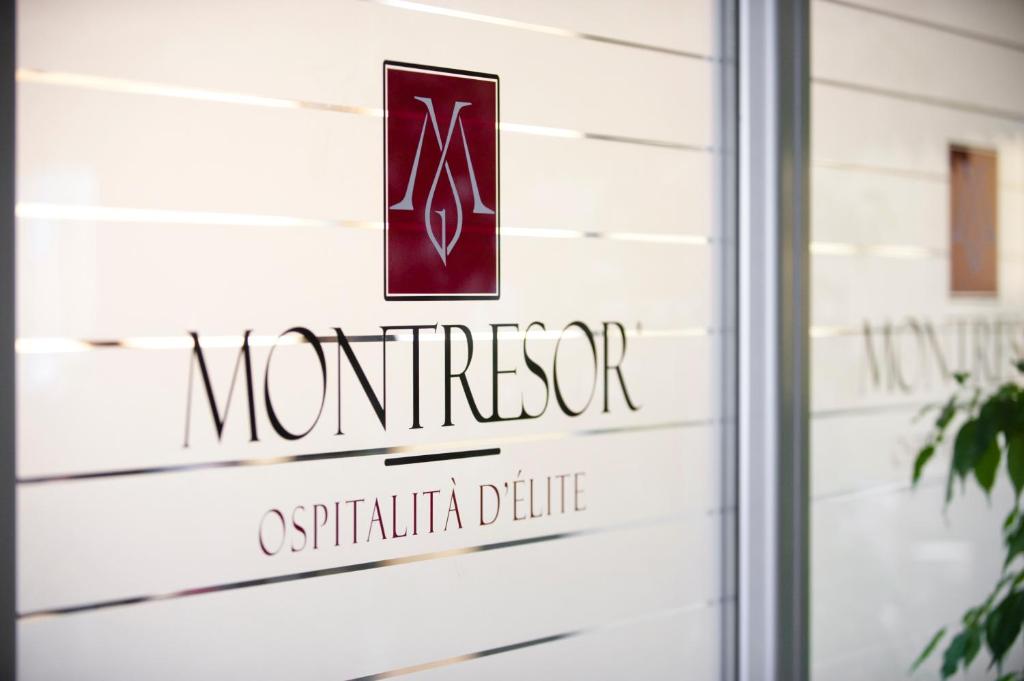 Certifikát, hodnocení, plakát nebo jiný dokument vystavený v ubytování Montresor Hotel Tower
