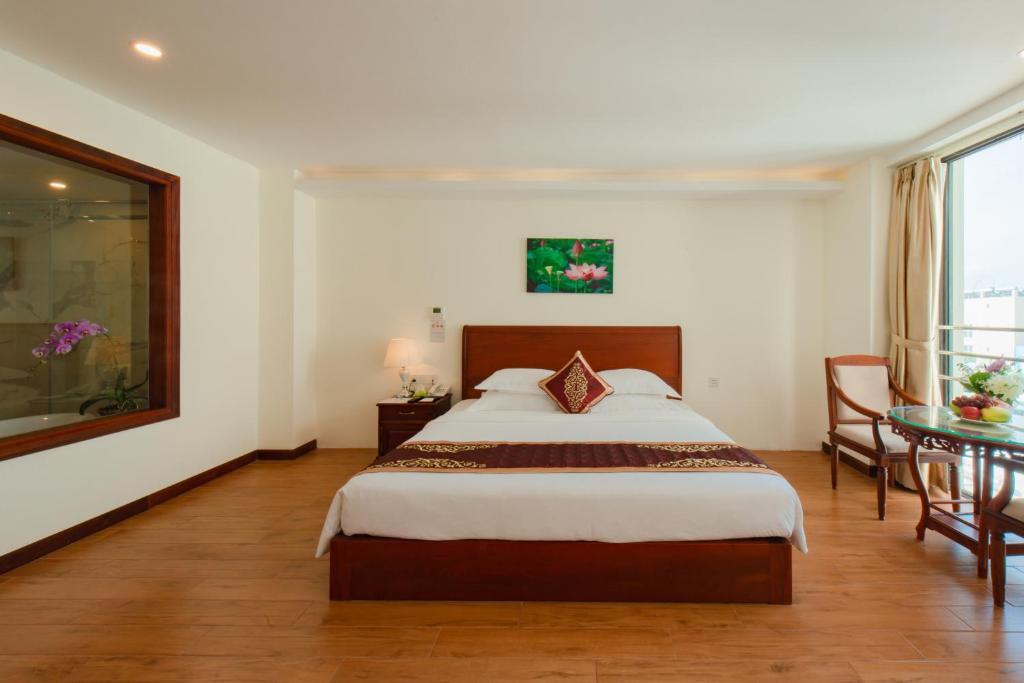 Phòng Deluxe Giường Đôi Với Ban Công và Tầm Nhìn Ra Biển