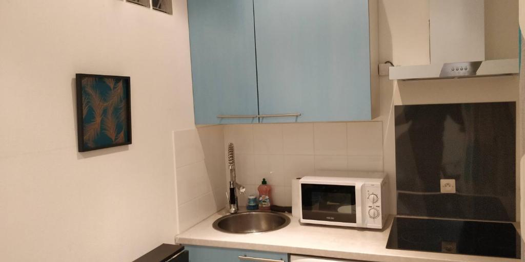 Modern 1 bedroom apartment near the metro. - Holiday Home