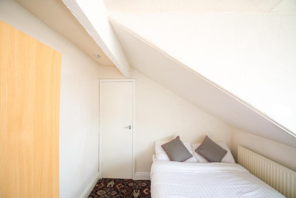 MyRoomz Hollingdales Hotel - Resim 33