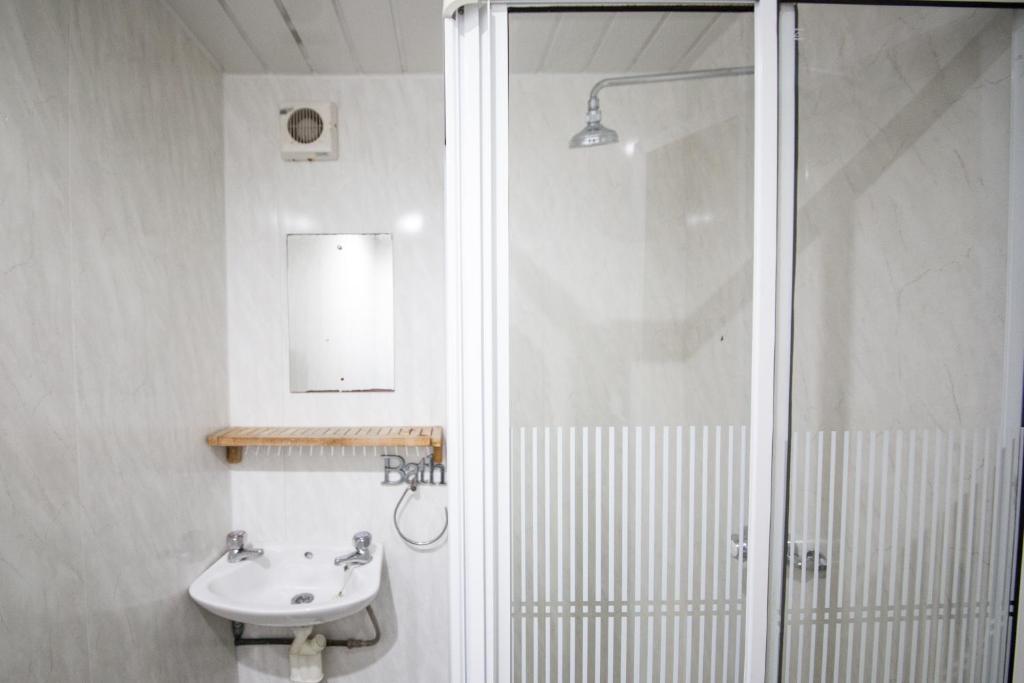 MyRoomz Hollingdales Hotel - Resim 34