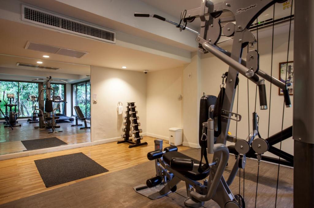 Fitness centrum a/nebo fitness zařízení v ubytování Deevana Patong Resort & Spa