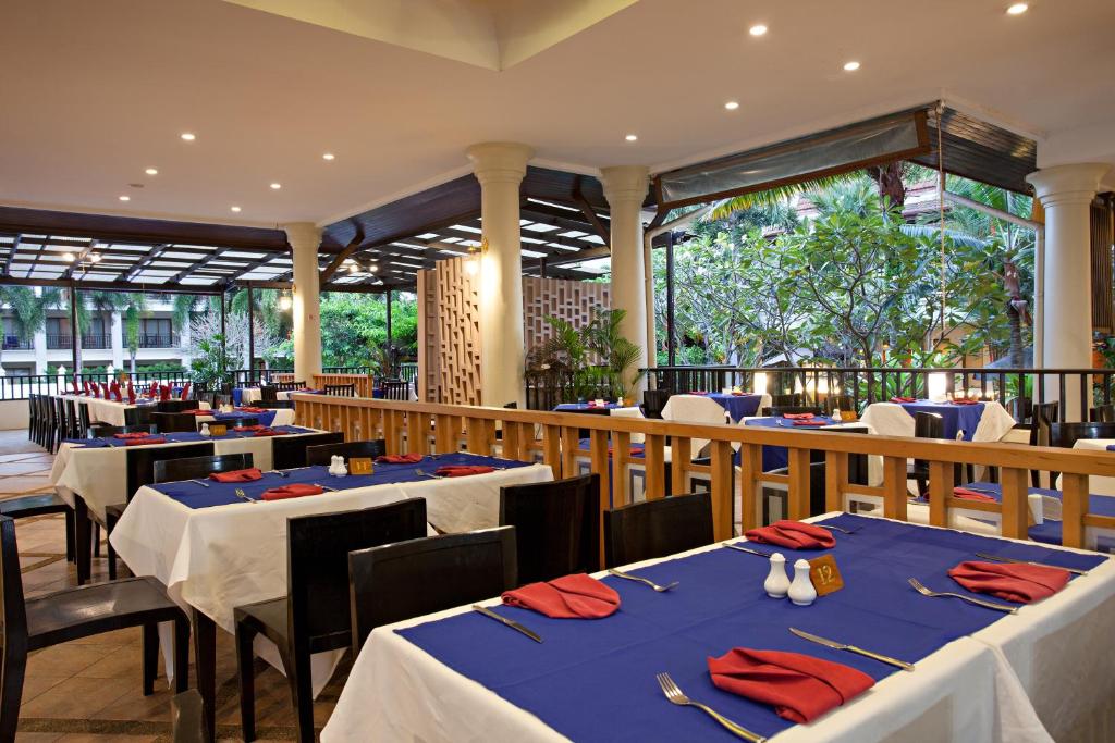 Restaurace v ubytování Deevana Patong Resort & Spa