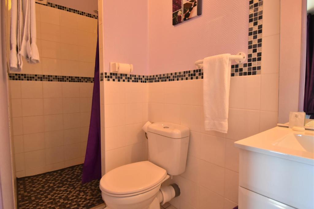 Koupelna v ubytování Hôtel des 2 Gares