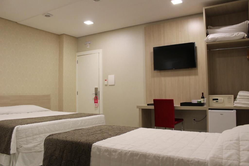  Holiday & Business Hotel