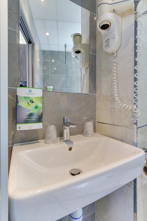 Sure Hotel by Best Western Paris Gare du Nord - Resim 30