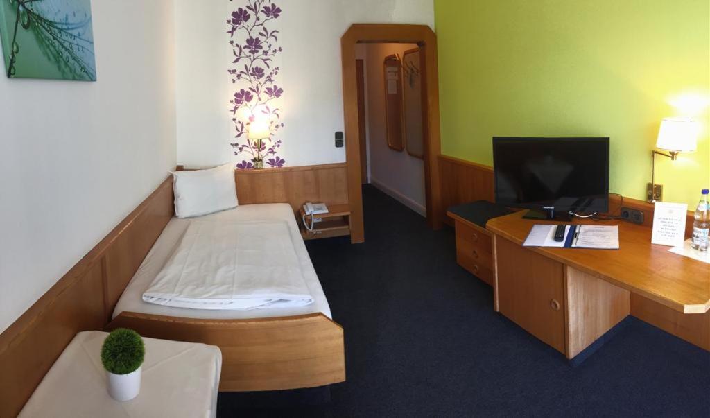 Hotel Krone - Habitación Individual Con Balcón