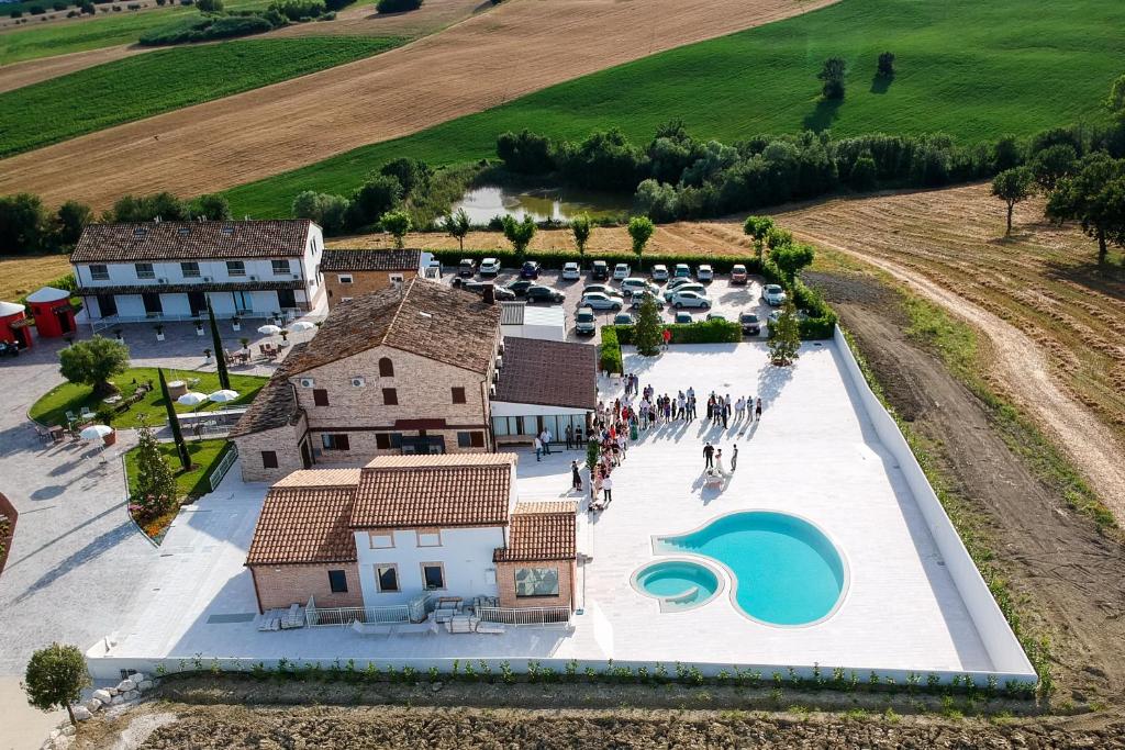 Bazén v ubytování Osteria dei Segreti nebo v jeho okolí