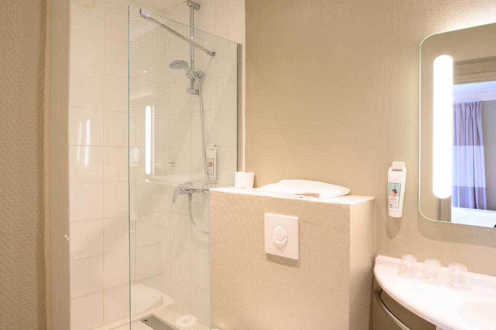 ibis Paris Tour Montparnasse 15eme - Resim 33