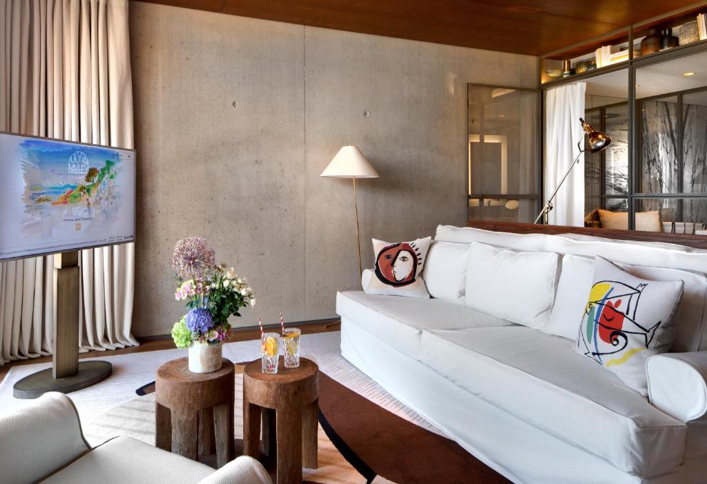 Lily of the Valley - Suite Con Vista A La Piscina