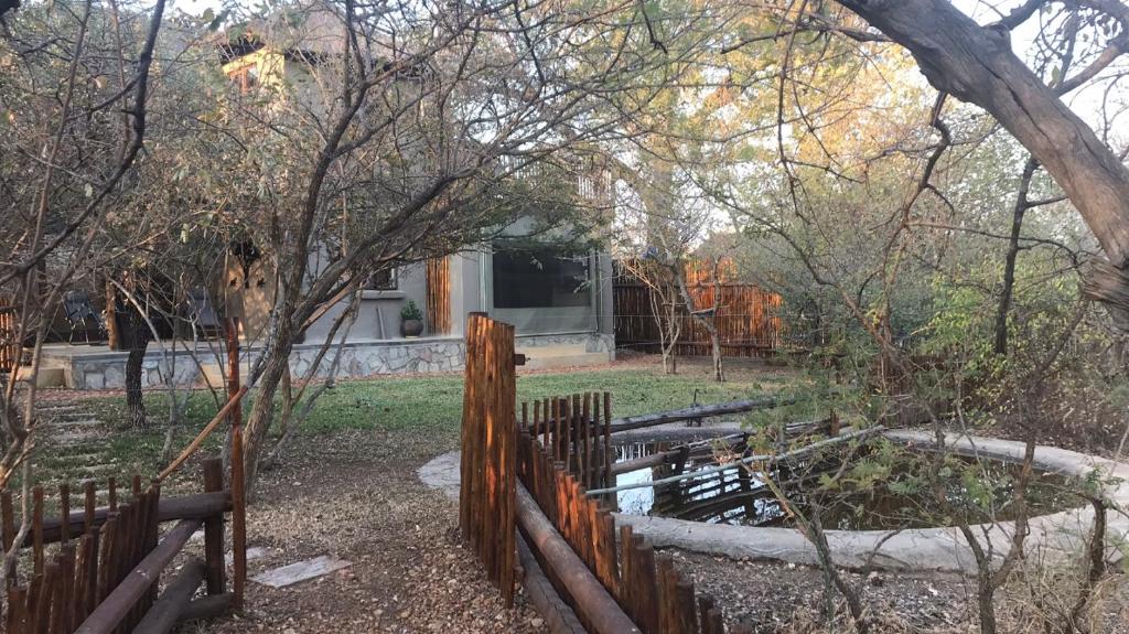 Κήπος έξω από το Niani villa