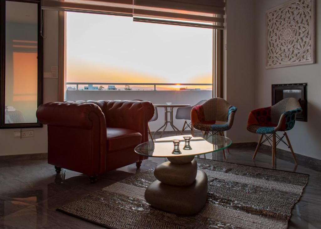 Posezení v ubytování Mesogios House Suites