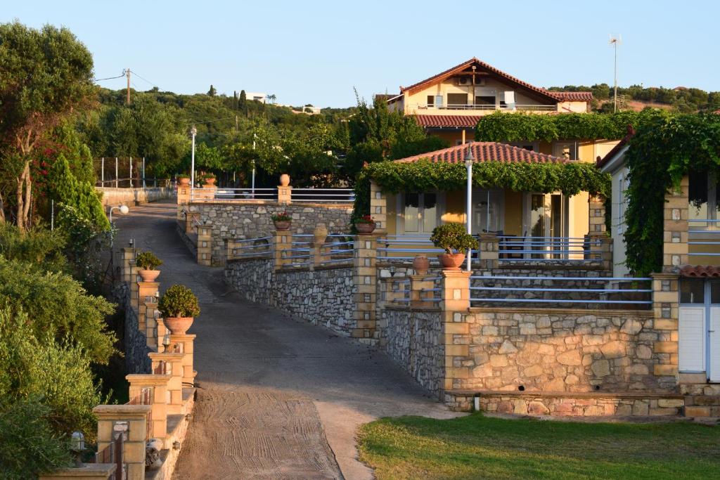 Gallery image of Alexandros Apartments & Αλέξανδρος Villas in Kalamaki Messinia