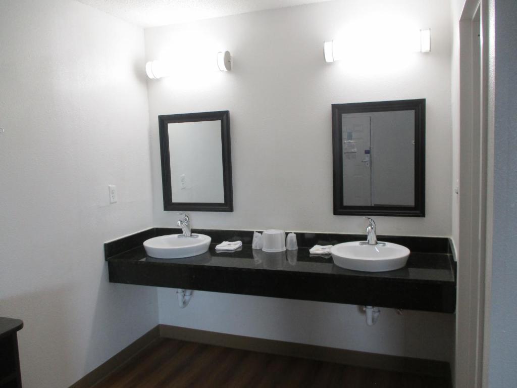 Motel 6 Chattanooga - Airport - Superior King Kamer – Niet-Rokers