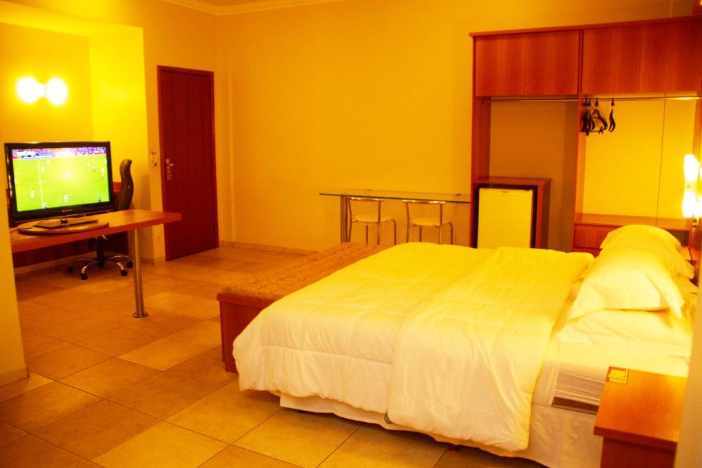  Hotel Bernal