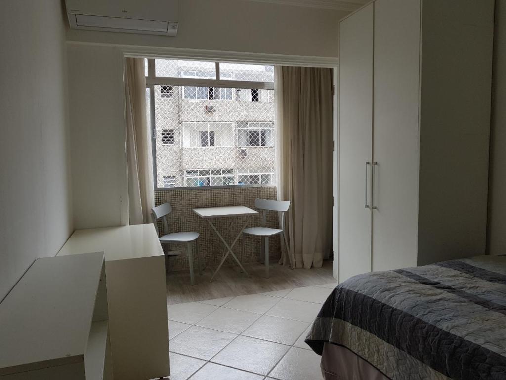  Apartament with AC half block away from the beach
