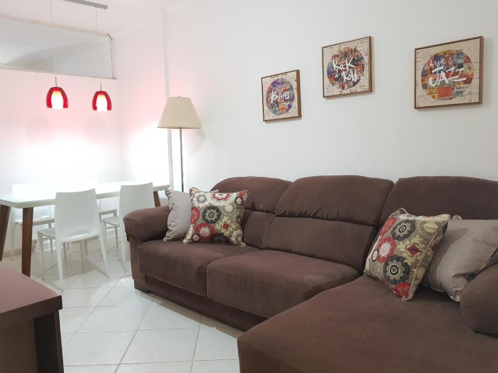  Apartament with AC half block away from the beach