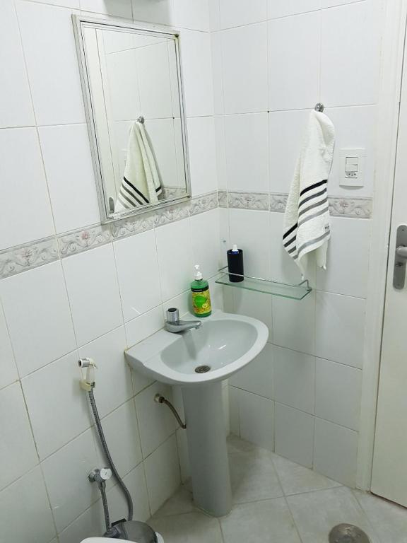  Apartament with AC half block away from the beach