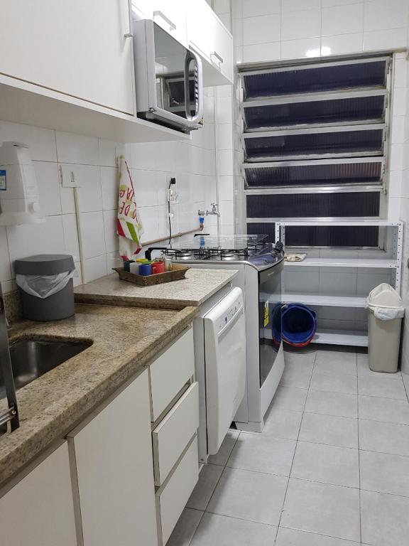  Apartament with AC half block away from the beach