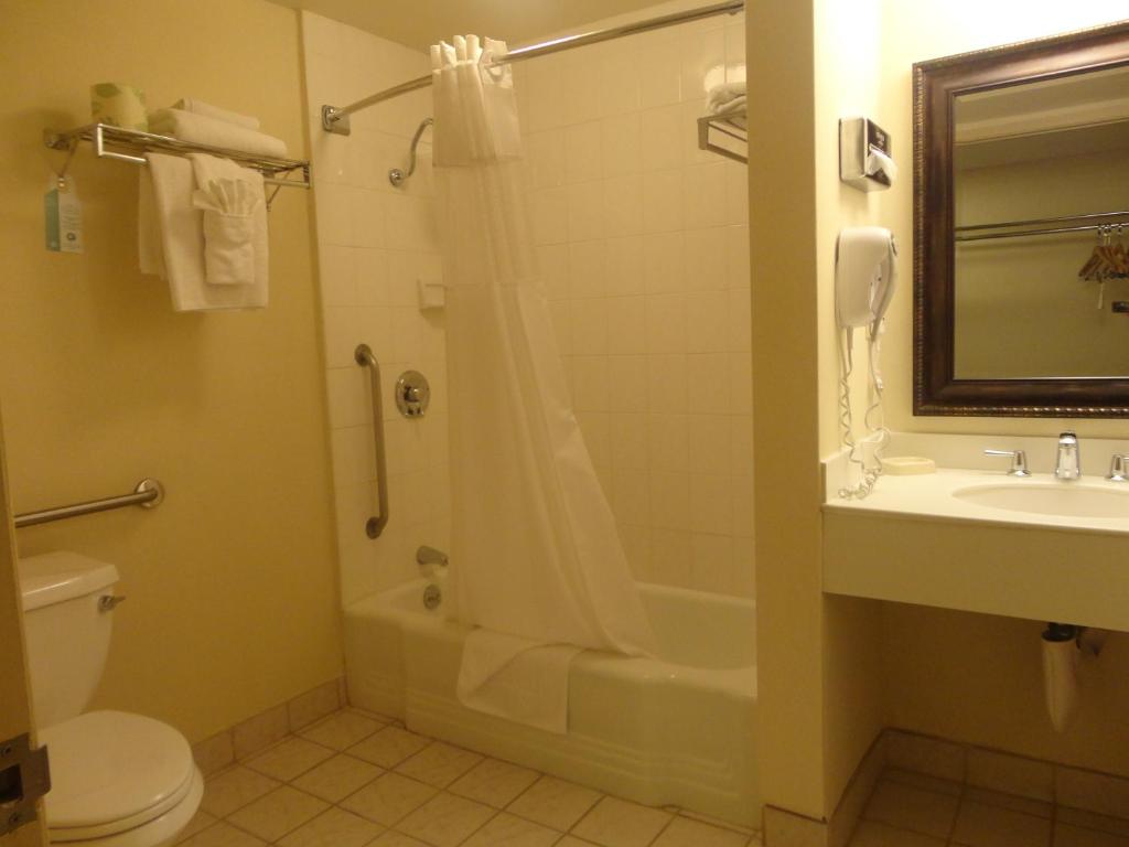 Mikado Hotel - 
