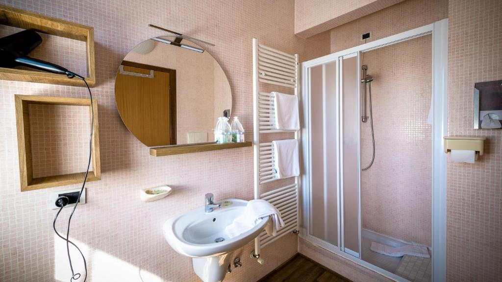 Koupelna v ubytování Hotel Club Funivia