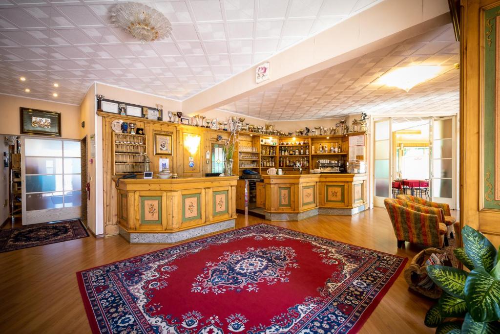 Lounge nebo bar v ubytování Hotel Club Funivia