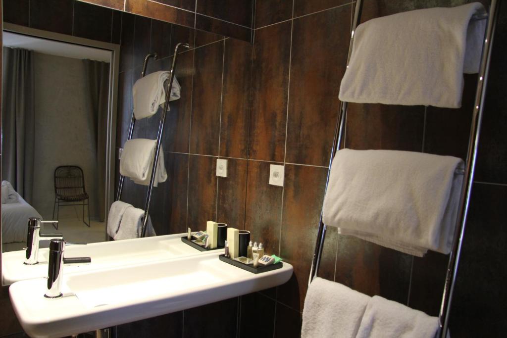 Koupelna v ubytování Hotel Pont Levis - Franck Putelat