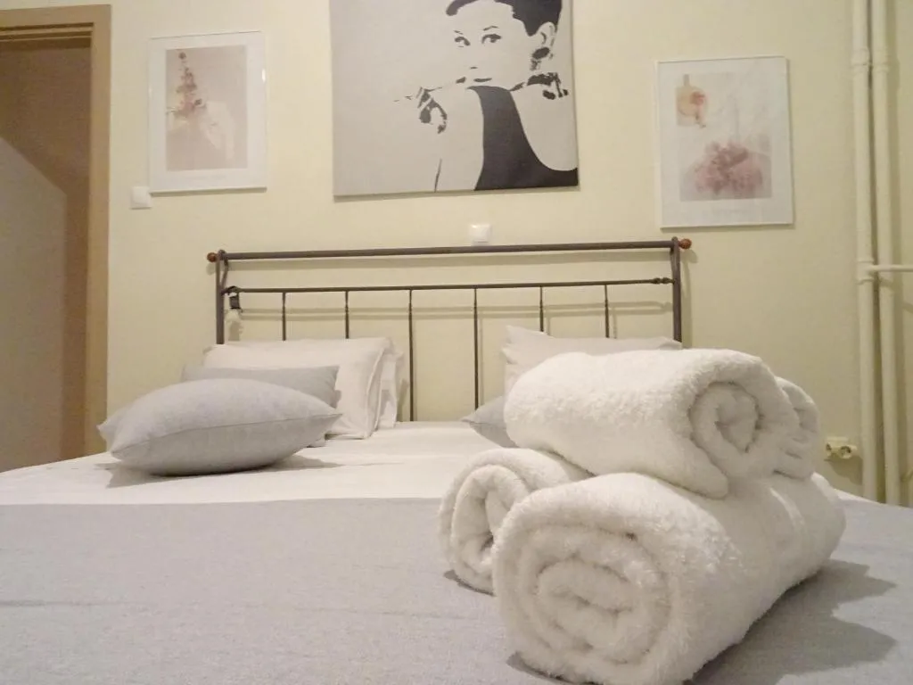 Nice n cool studio near Katechaki avenue, Athens, Greece
