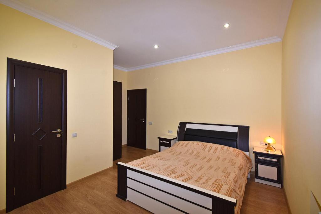 Postel nebo postele na pokoji v ubytování Guest House Arsan