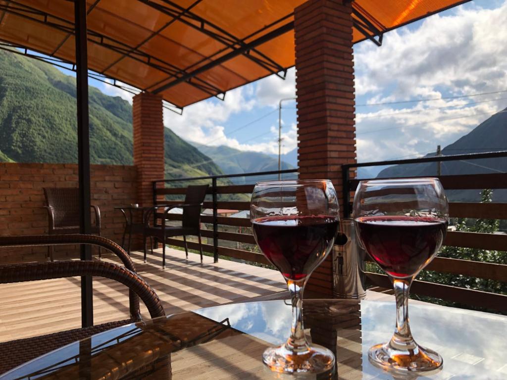 Üldine mäevaade või majutusasutusest Paradise Kazbegi pildistatud vaade