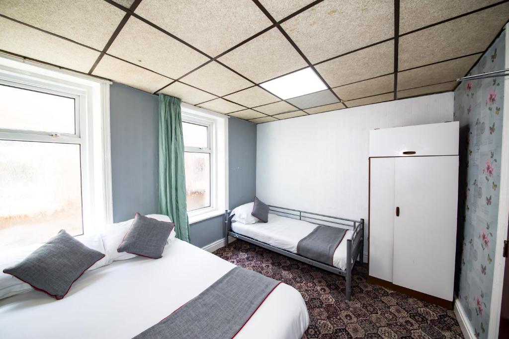 MyRoomz Silver Strand Hotel - Resim 16