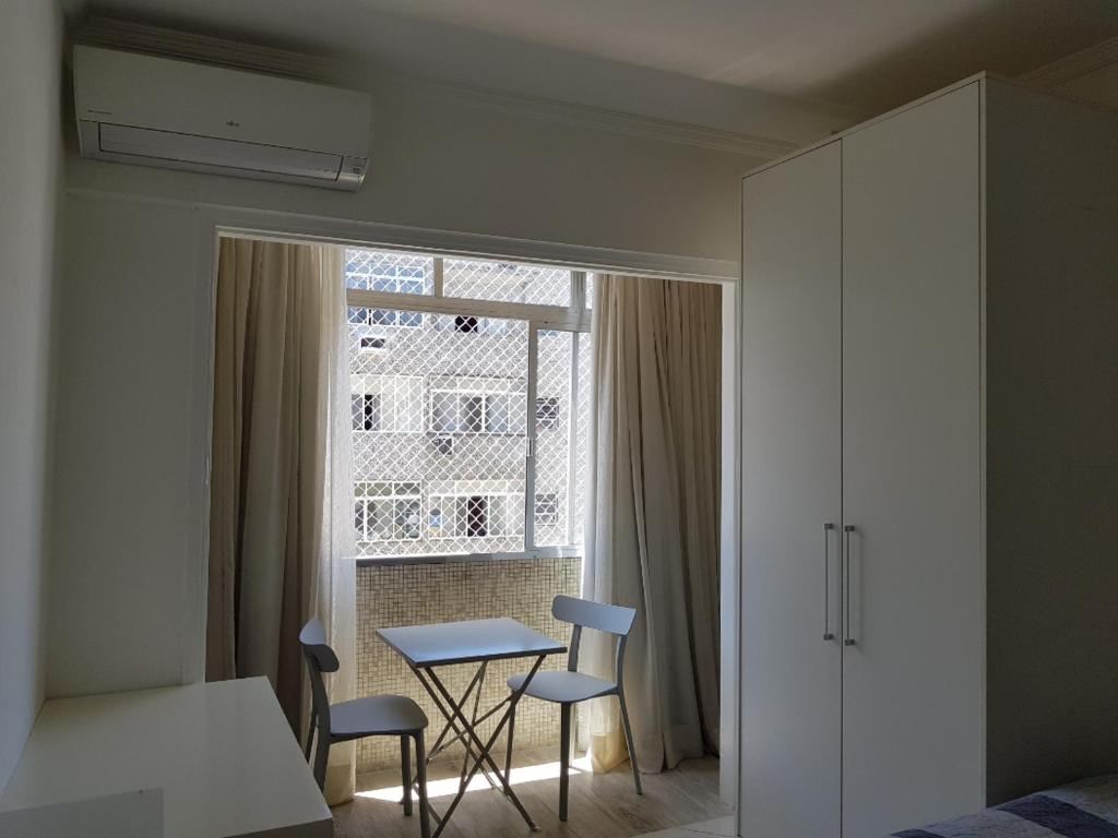  Apartament with AC half block away from the beach