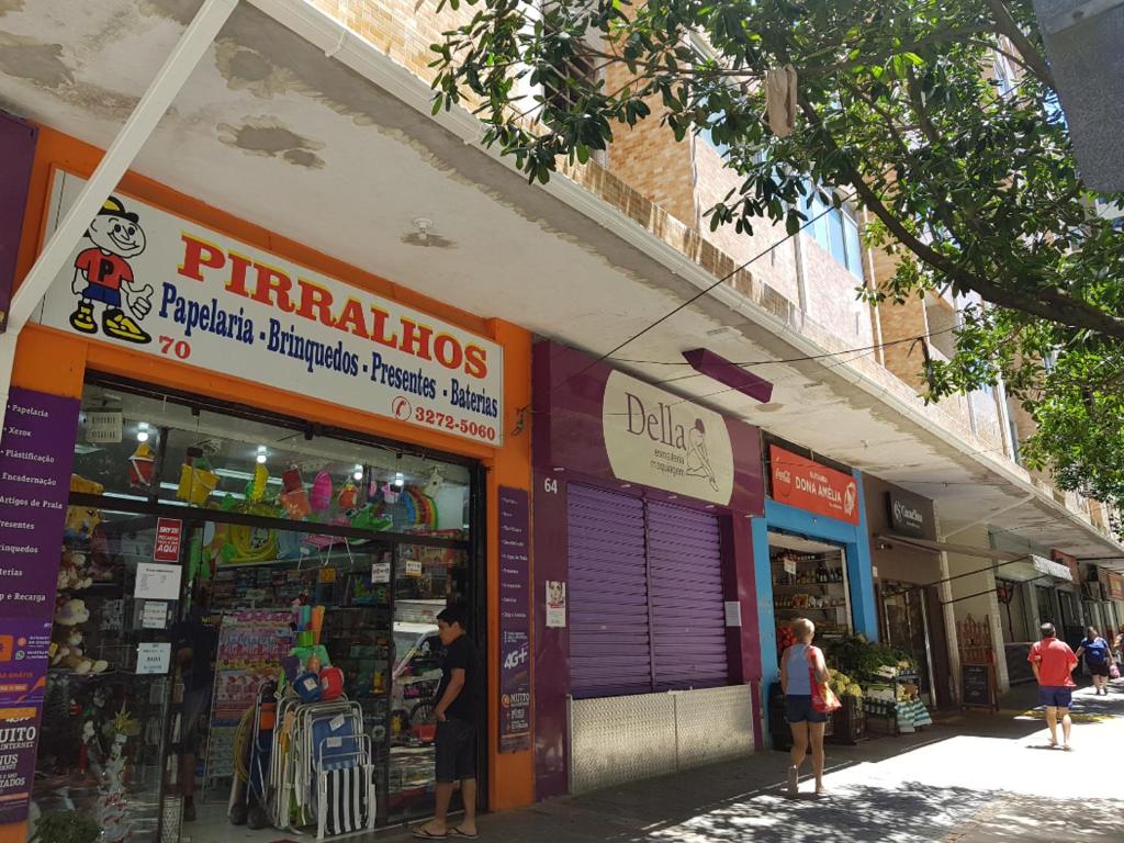  Apartament with AC half block away from the beach