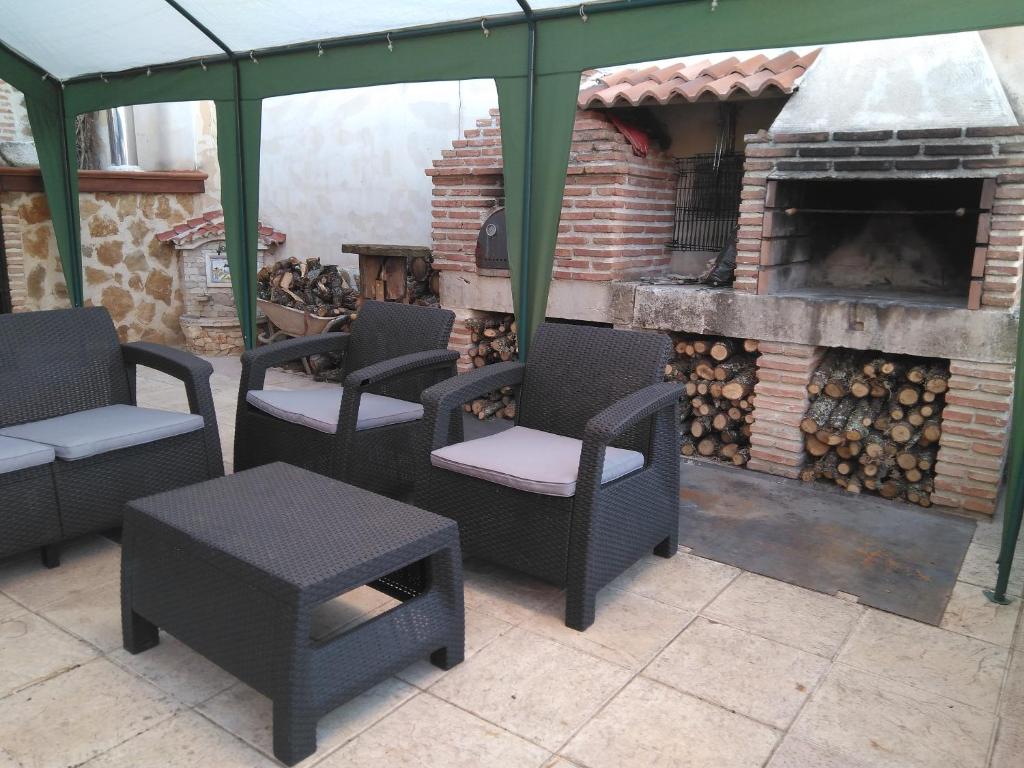 A seating area at Apartamentos Turisticos Julia