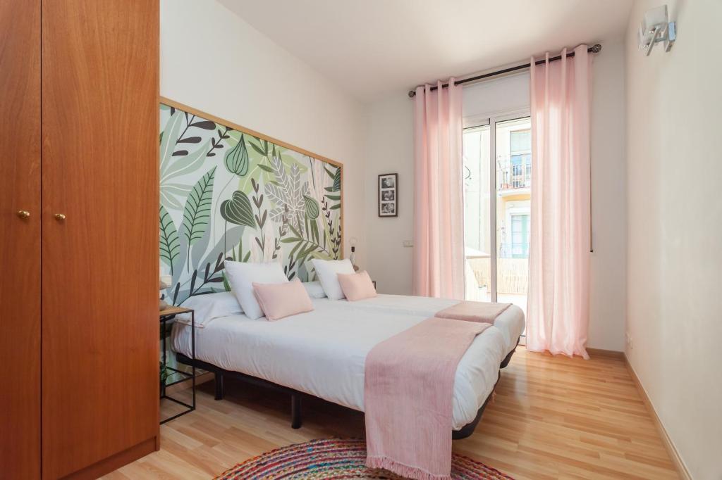Art House Sagrada Familia - Two-Bedroom Apartment