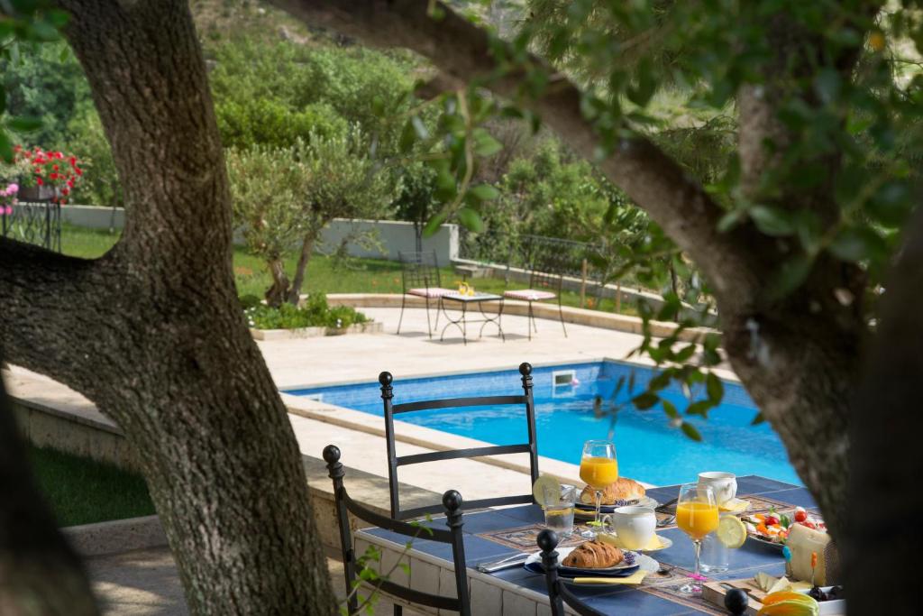 Bazén v ubytovaní ISOLATED Five Star Luxury Villa With Private Pool alebo v jeho blízkosti