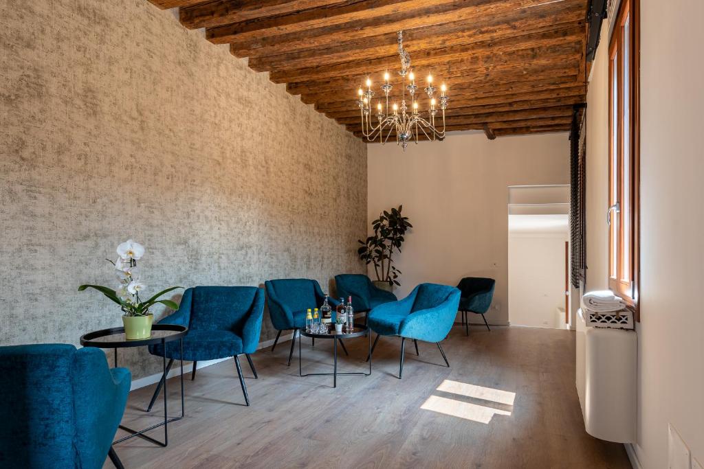 La Finestra sulle Beccarie - 17