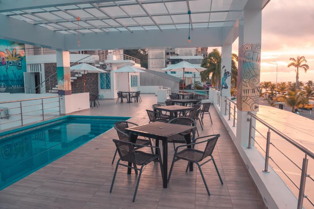 Bazén v ubytování Hotel Casa Arnaldo "Esmeraldas" nebo v jeho okolí