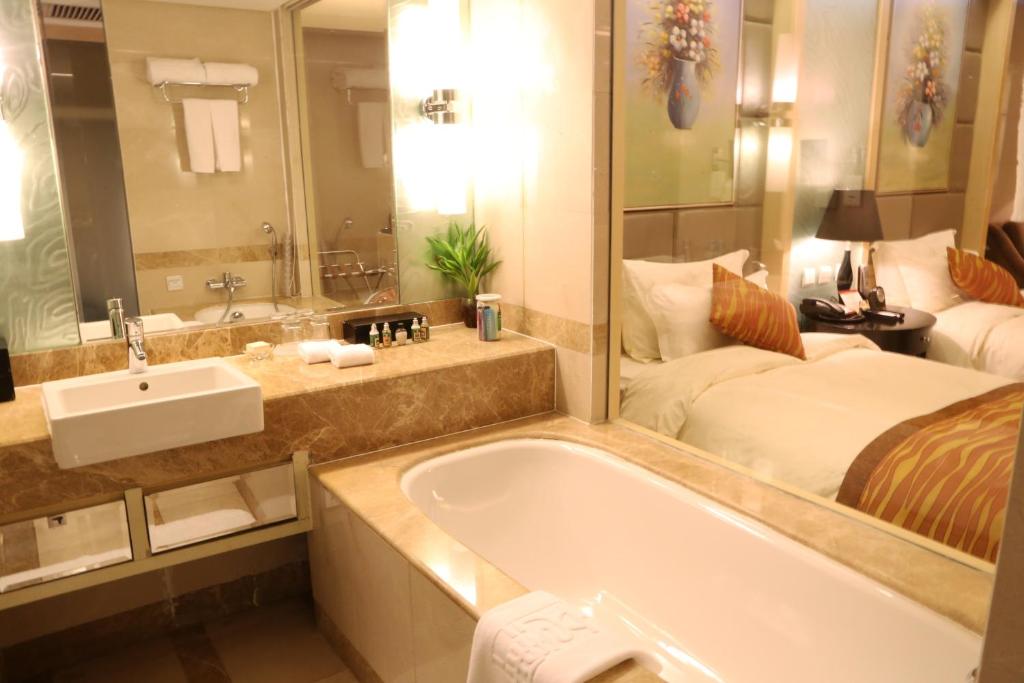 Wenjin Hotel, Beijing - Executive Twin Room