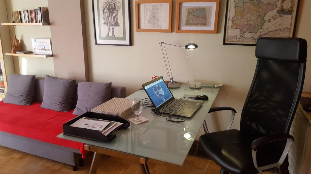 TV a/nebo společenská místnost v ubytování Apartamento CENTRO HISTÓRICO Zorrilla 4