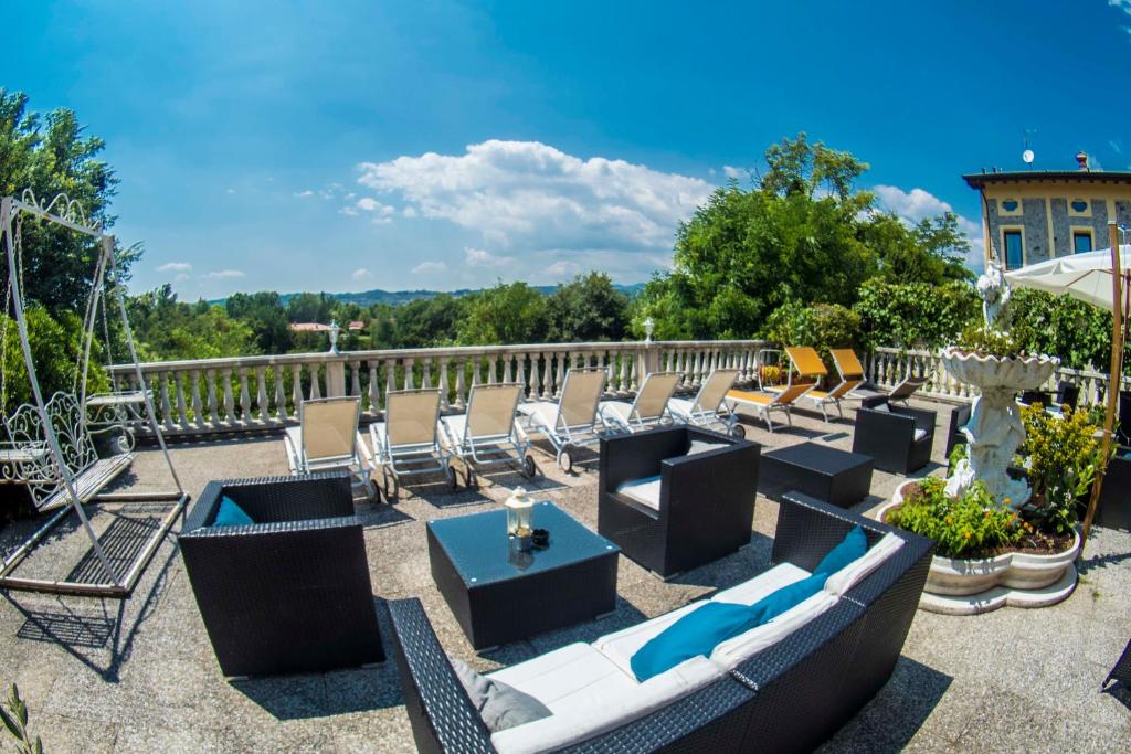 Balkón nebo terasa v ubytování Borgo dei Poeti Romantik Hotel